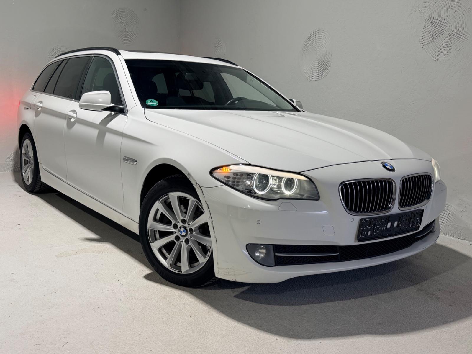 BMW 520d Touring*Panorama*Navi*