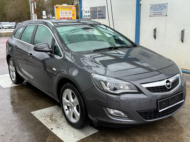 Opel Astra J Sports Tourer Sport XENON/SHZ/PDC/AHK