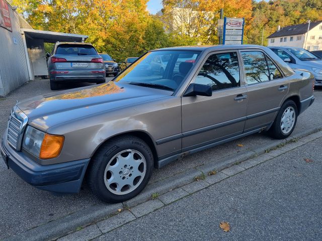 Mercedes-Benz 230 OLDTIMER TÜV 01/26 SCHECKHEFT