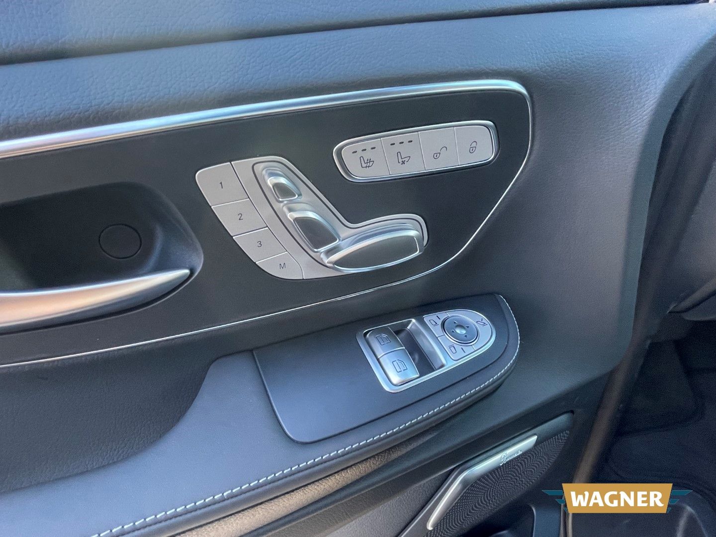 Fahrzeugabbildung Mercedes-Benz V 300 d AMG EXCLUSIVE EDITION 4MATIC lang Voll V