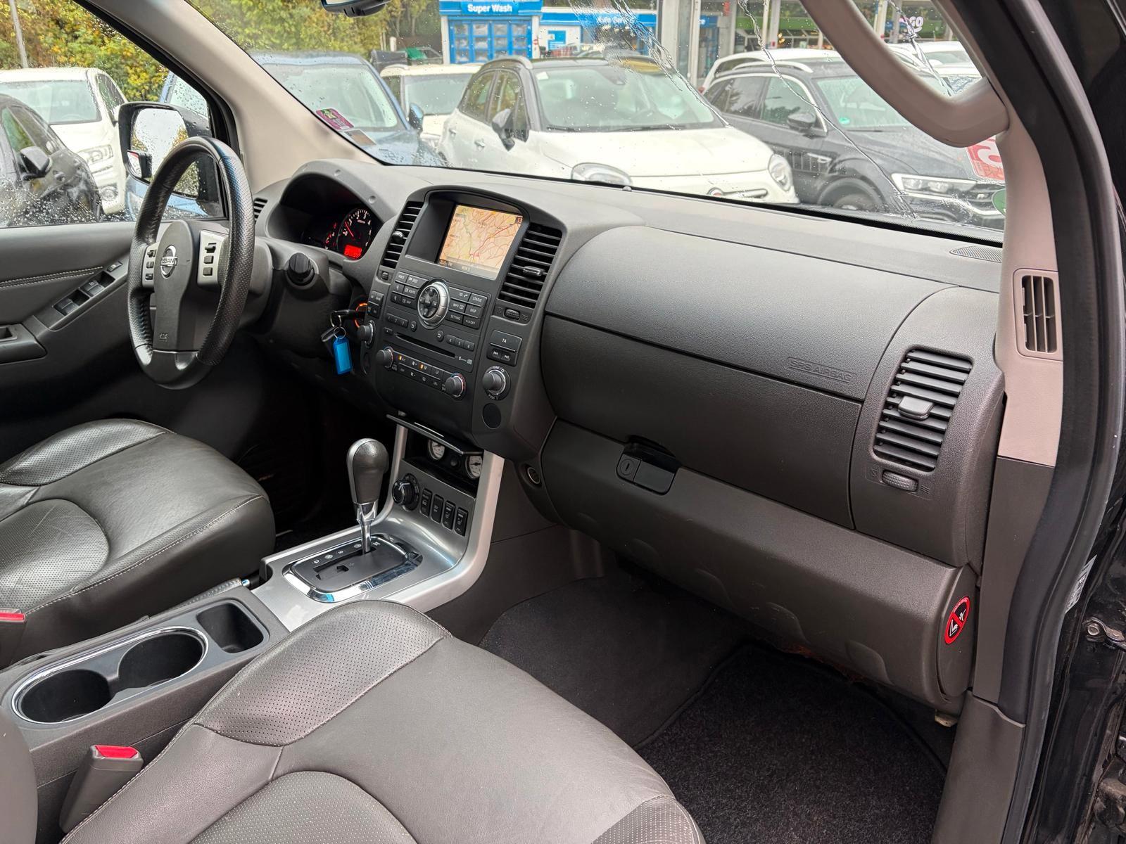 Nissan Navara 3.0 V6 dCi 231 ch – 4x4 – BVA – Double Cab – Cuir – Toit ouvrant – 78 000 km