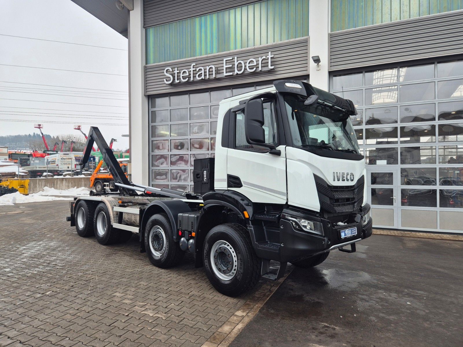 Fahrzeugabbildung Iveco X-Way AD360X48Z/P HR 8x4 HIAB ULT26S59