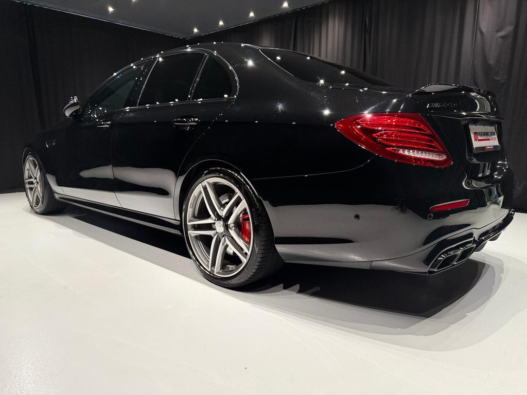 Mercedes-Benz E 63 AMG