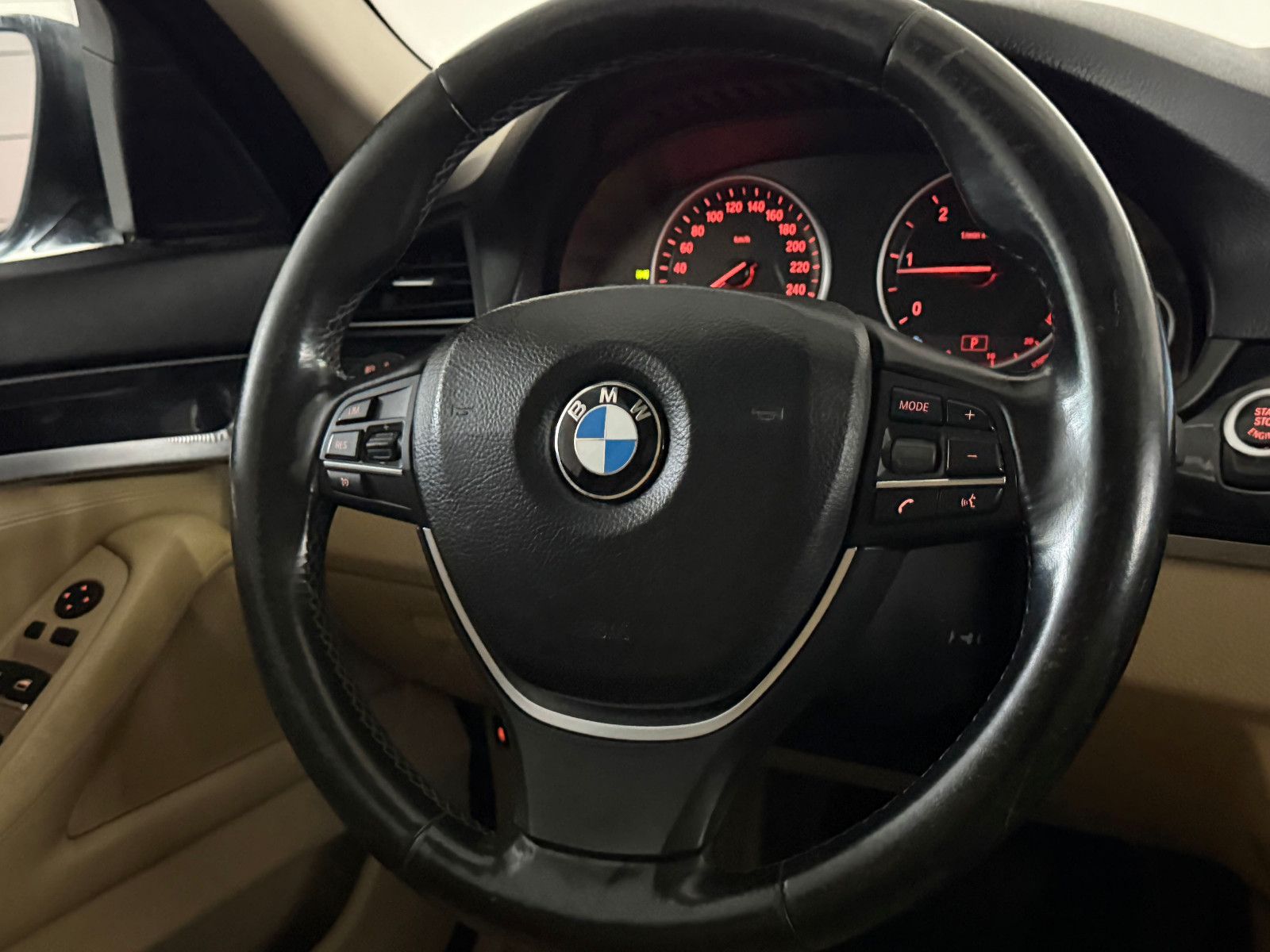 Fahrzeugabbildung BMW 520 d Lim. Aut./elektr. SITZ/NAVI/ ProfBi-XENON/