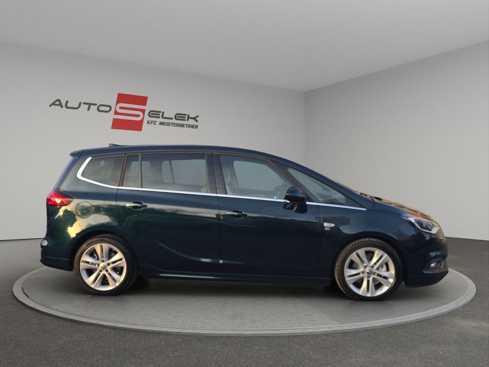 Fahrzeugabbildung Opel Zafira Tourer 7-SiTZER+AUTOMATiK+KAMERA+PANORAMA