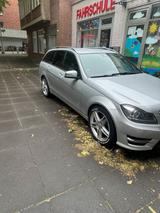 Mercedes-Benz Hallo guten Tag - Mercedes-Benz 220 in Düsseldorf