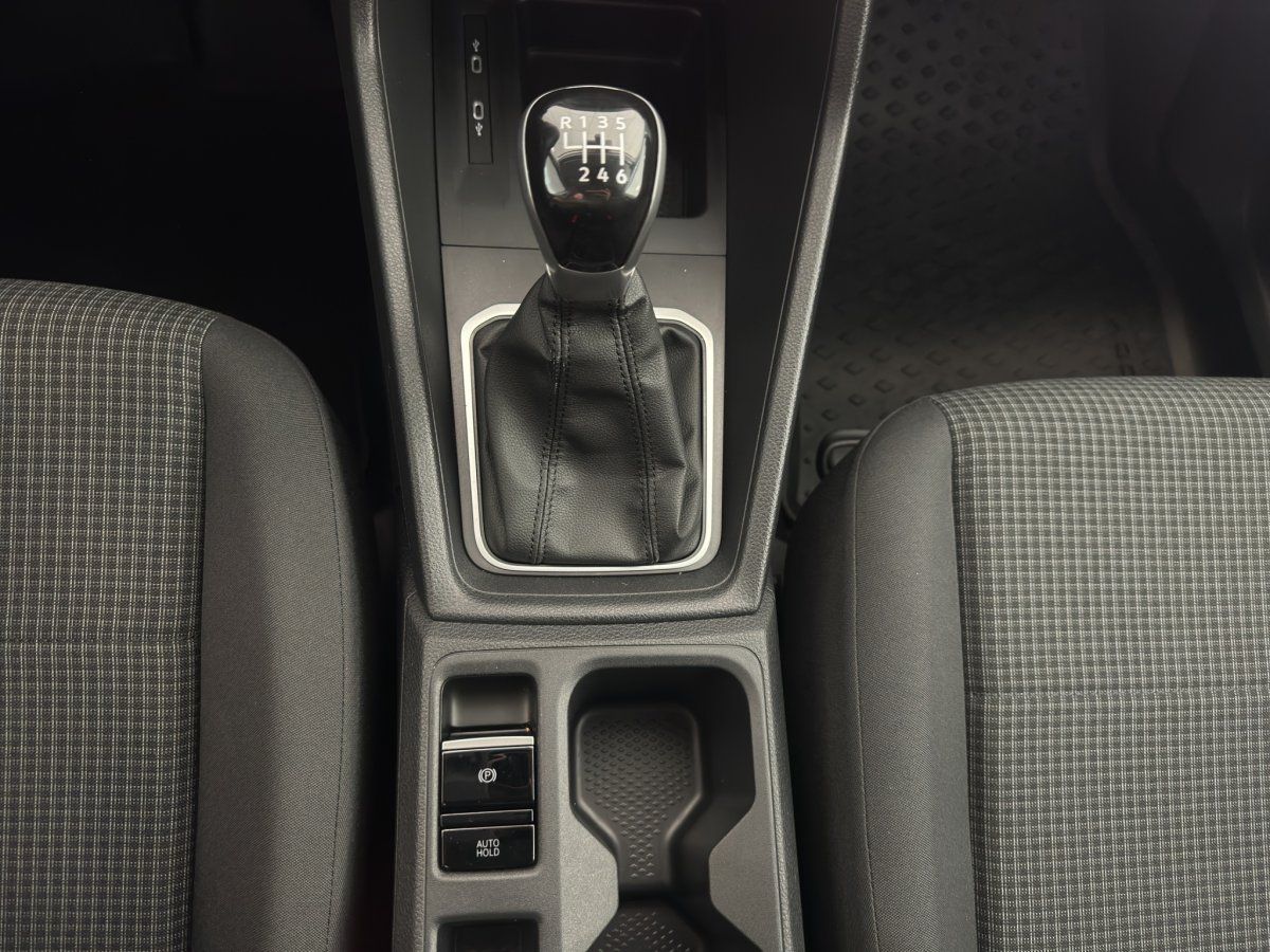 Fahrzeugabbildung Volkswagen Caddy Cargo Maxi 4Motion 2.0 TDI Klima GRA AHK