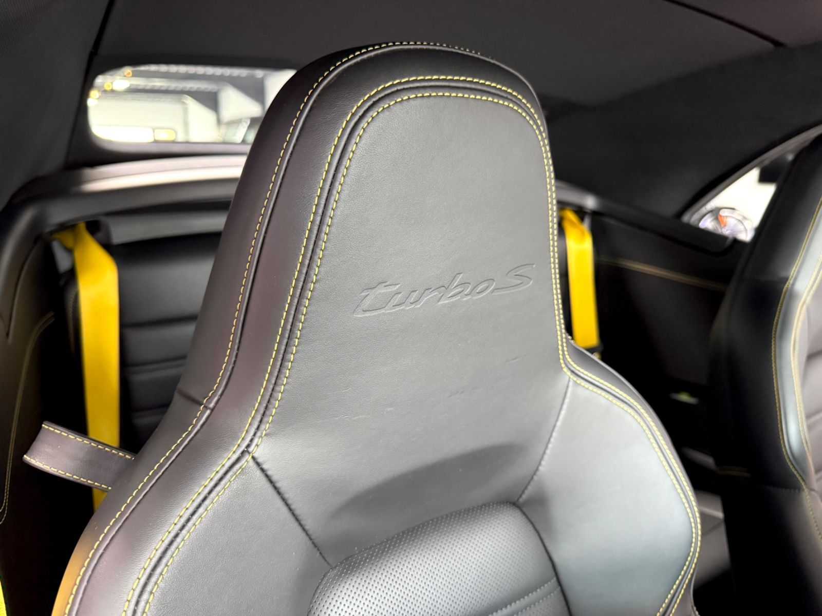 Porsche 992-911 TURBO S CABRIO BRABUS 820 STYLE-PACKAGE foto 17
