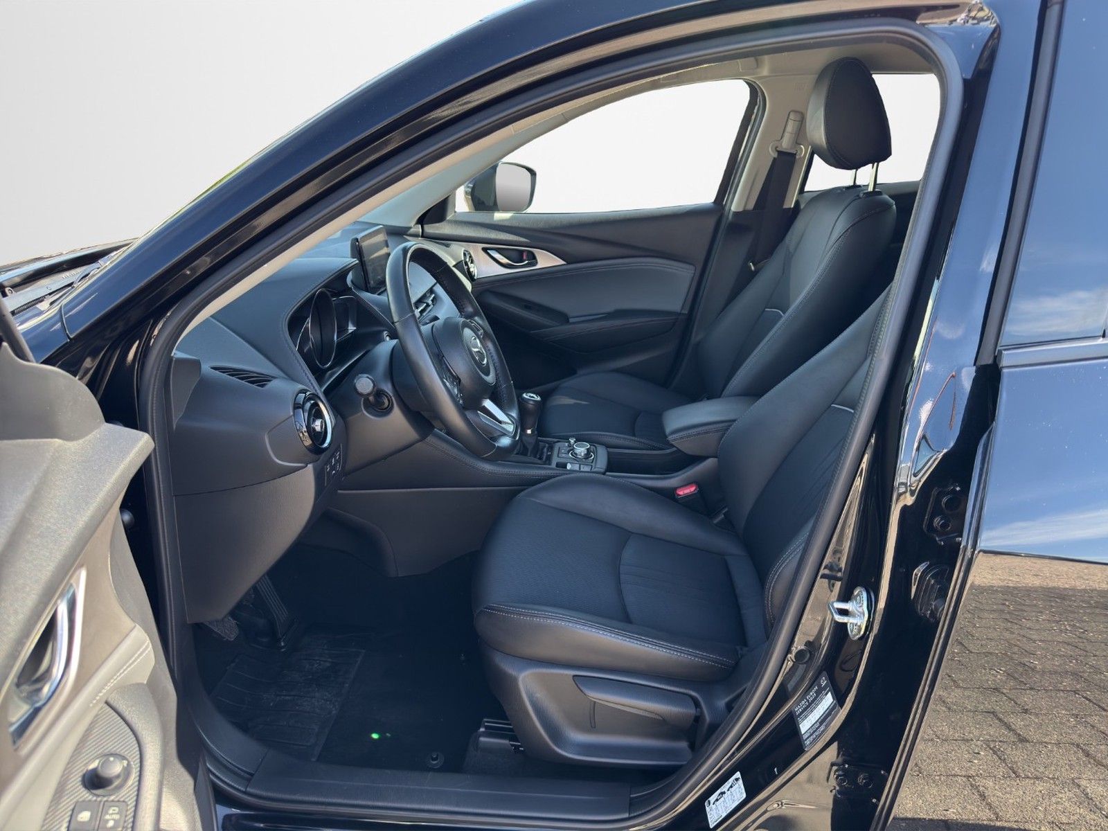 MAZDA CX-3 Sports-Line 2.0 KLIMA / TEILLEDER / NAVI / - Image 9