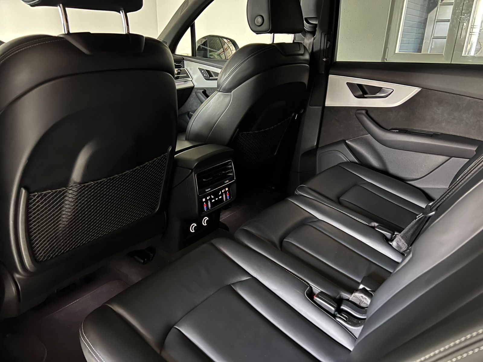 Fahrzeugabbildung Audi Q7 50 TDI Quattro S-LINE/PANO/ACC/MATRIX/7-SITZ