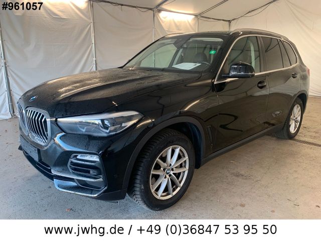 BMW X5 xDr 30 LED 18" Nav Driving Ass CockpProf 360K