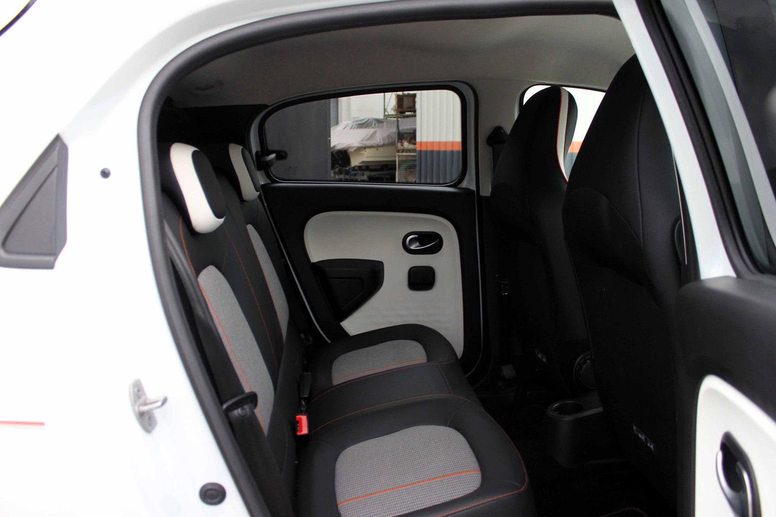 Fahrzeugabbildung Renault Twingo Vibes Electric 21kWh KAM PDC SHZ KLIMA BT