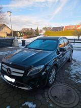 Mercedes-Benz Mercedes Benz GLA 180 - Mercedes-Benz GLA 180: Limousine
