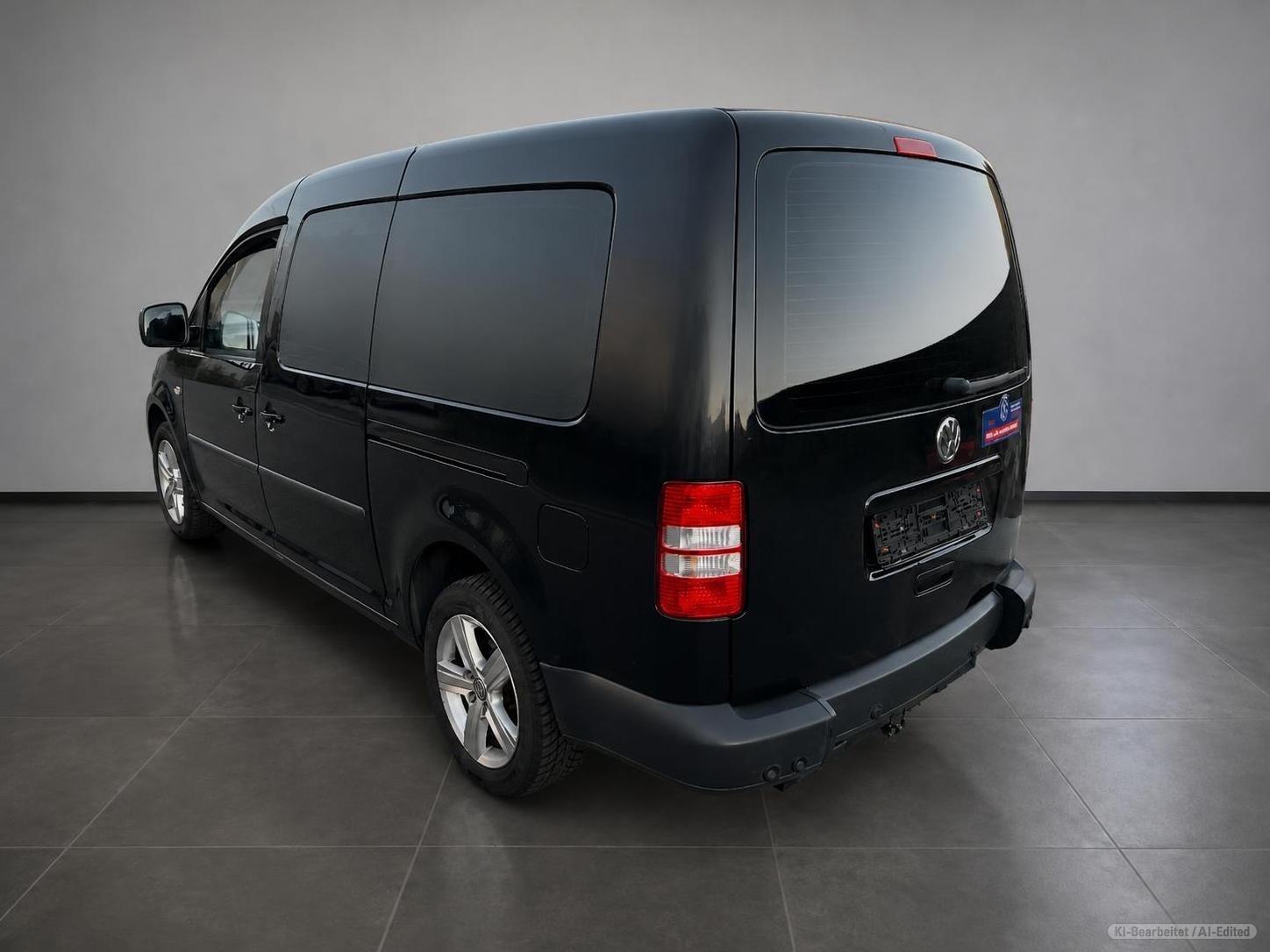 Volkswagen Caddy Maxi behindertengerecht / Rampe