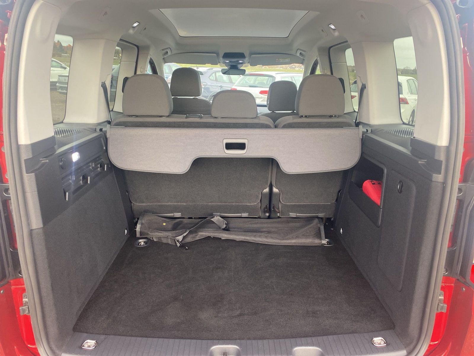 Fahrzeugabbildung Volkswagen Caddy 2.0 TDI Life NAVI KAMERA PANO ACC