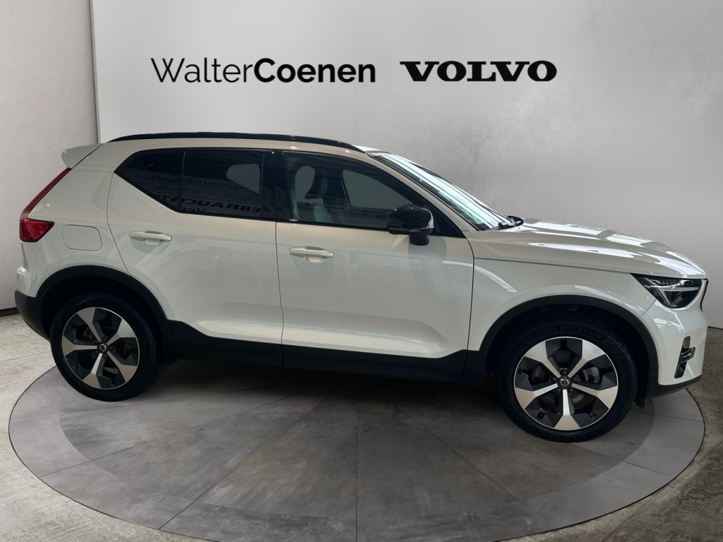 VOLVO XC40 B4 B DKG Plus Dark Fahrerassistenz-Paket VOLVO XC40 B4 B DKG Plus Dark Fahrerassistenz-Paket