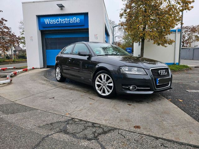 Audi a3 8p 2.0 TDI S-line 2. Hand TÜV Sche...