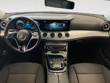 Mercedes E 220 - 8
