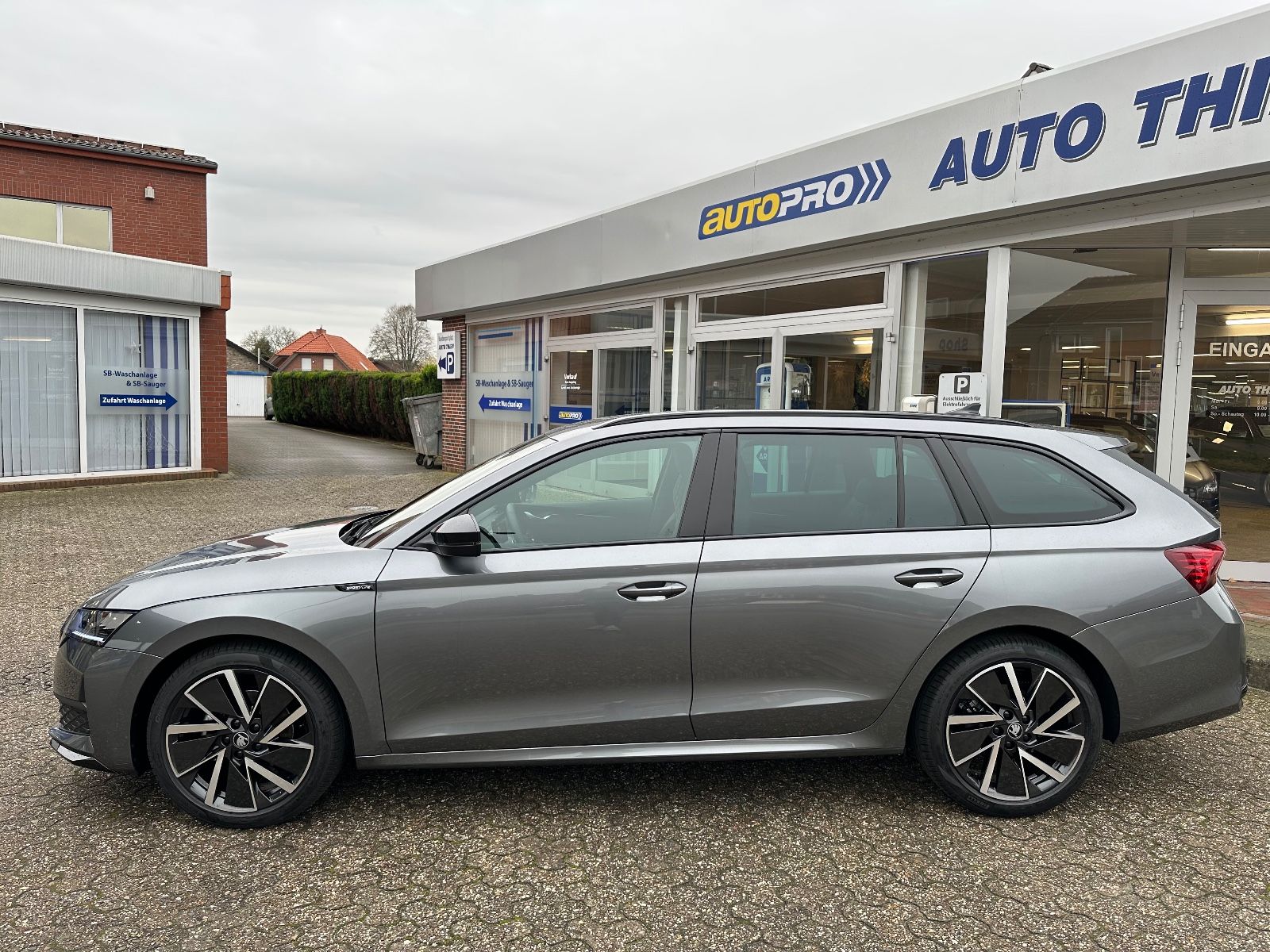 Fahrzeugabbildung SKODA Octavia Combi 1.5 TSI Sportline DSG Navi/ACC/APP