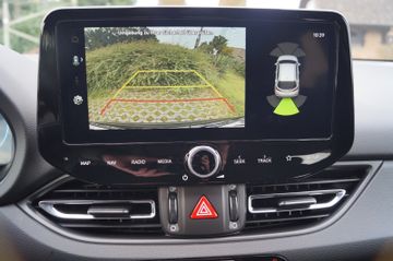 Hyundai i30 Kombi DCT-NAVI-LED-KAMERA-SHZG-ALU17-