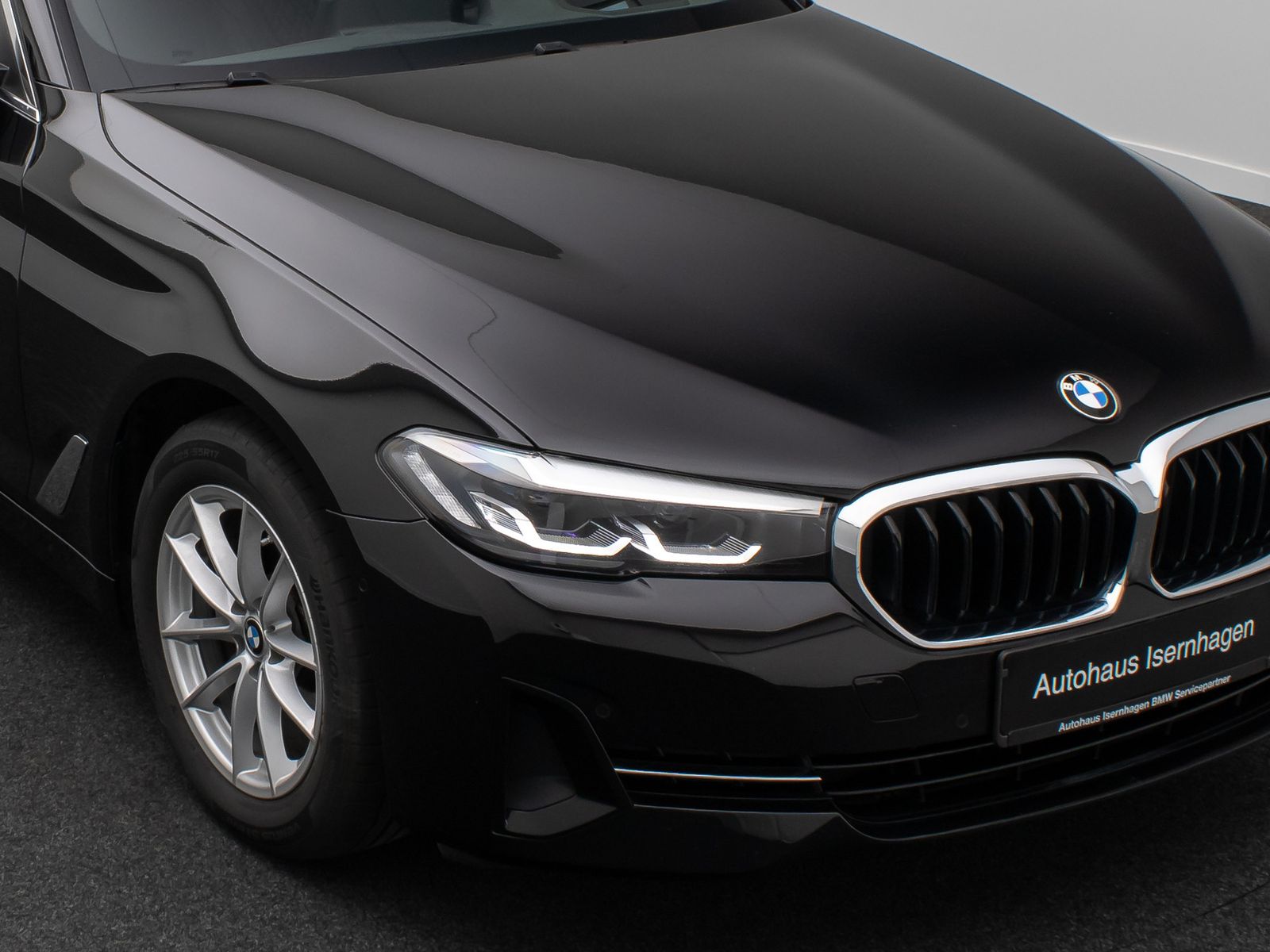 Fahrzeugabbildung BMW 520e Alarm 4xKlima Kamera HUD DAB DisplKey Sport