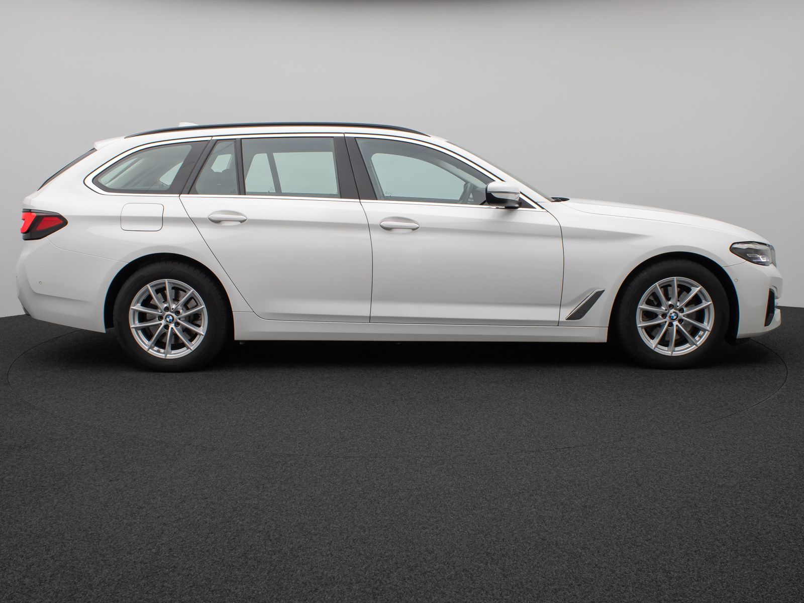Fahrzeugabbildung BMW 520d Kamera DAB Leder 4xKlima AHK Alarm Sport