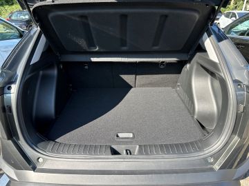 Hyundai KONA - 11