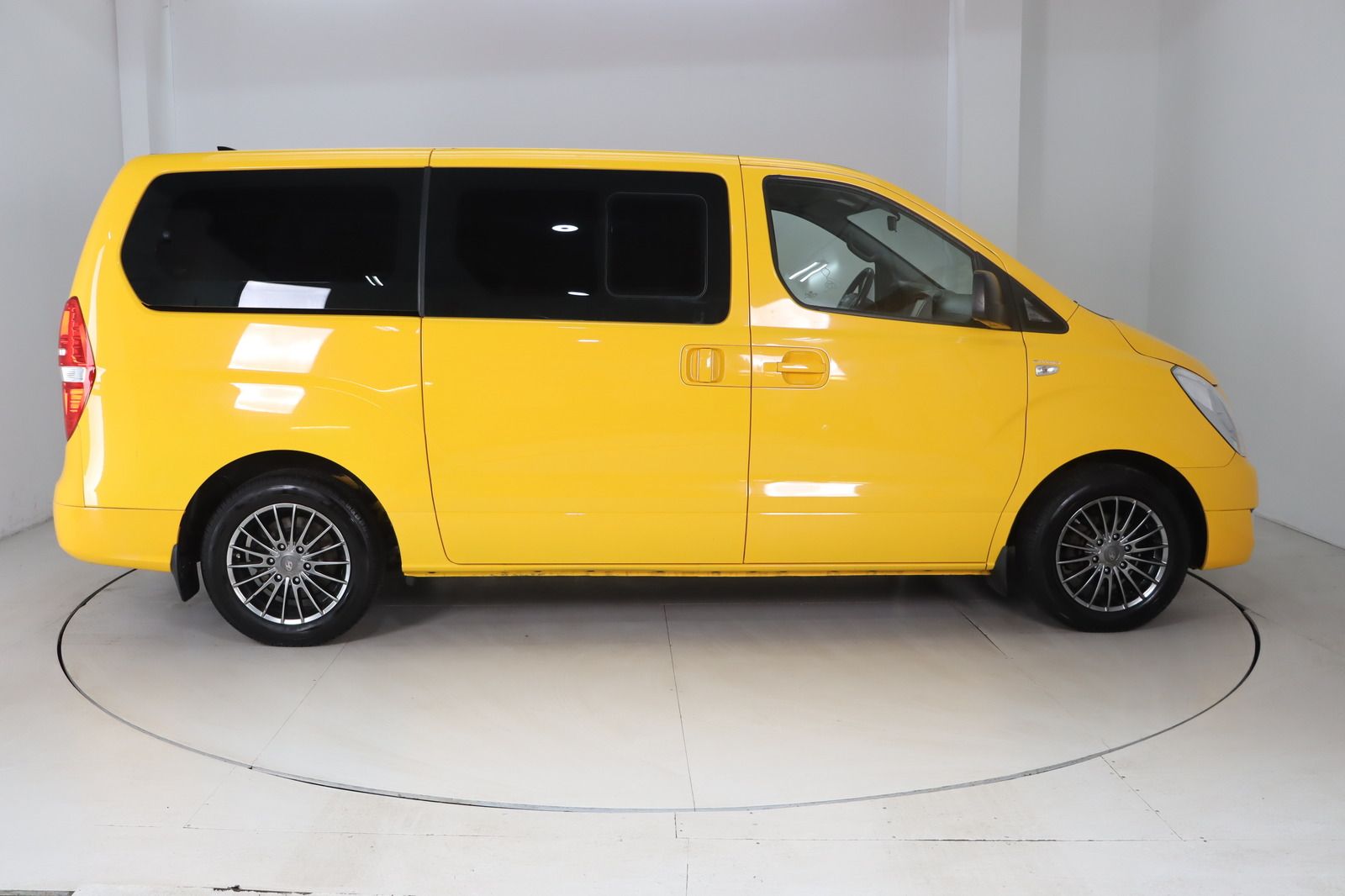 Fahrzeugabbildung Hyundai H-1 2.5CRDi Starex * RFK * Lenkradhzg. * Navi