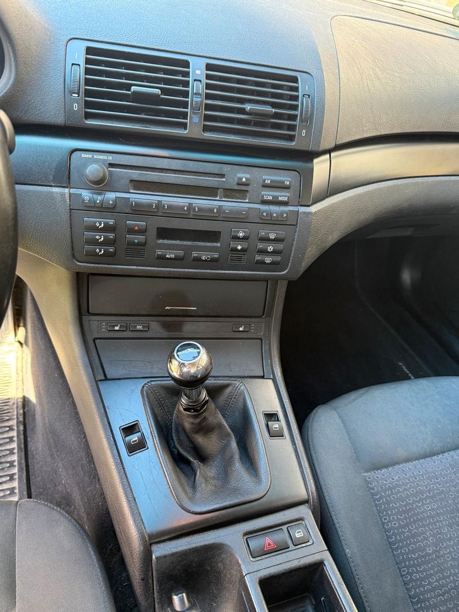 BMW 320 2005 — photo 12