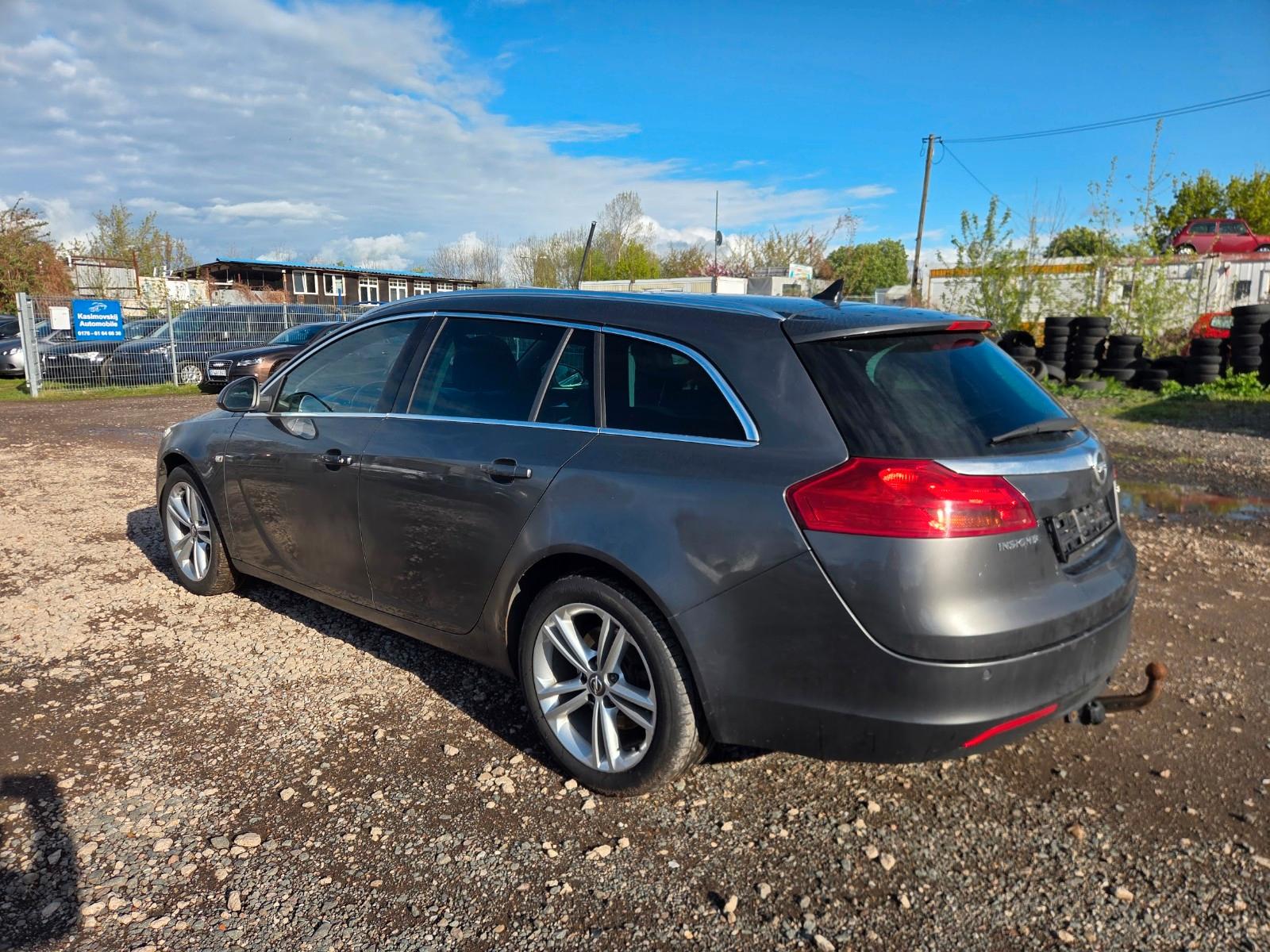 Opel Insignia A Sports Tourer Sport 4x4+AHK+TÜV NEU