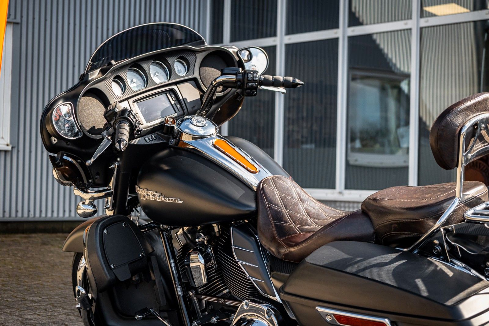 Fahrzeugabbildung Harley-Davidson Street Glide FLHX - JEKILL & HYDE -