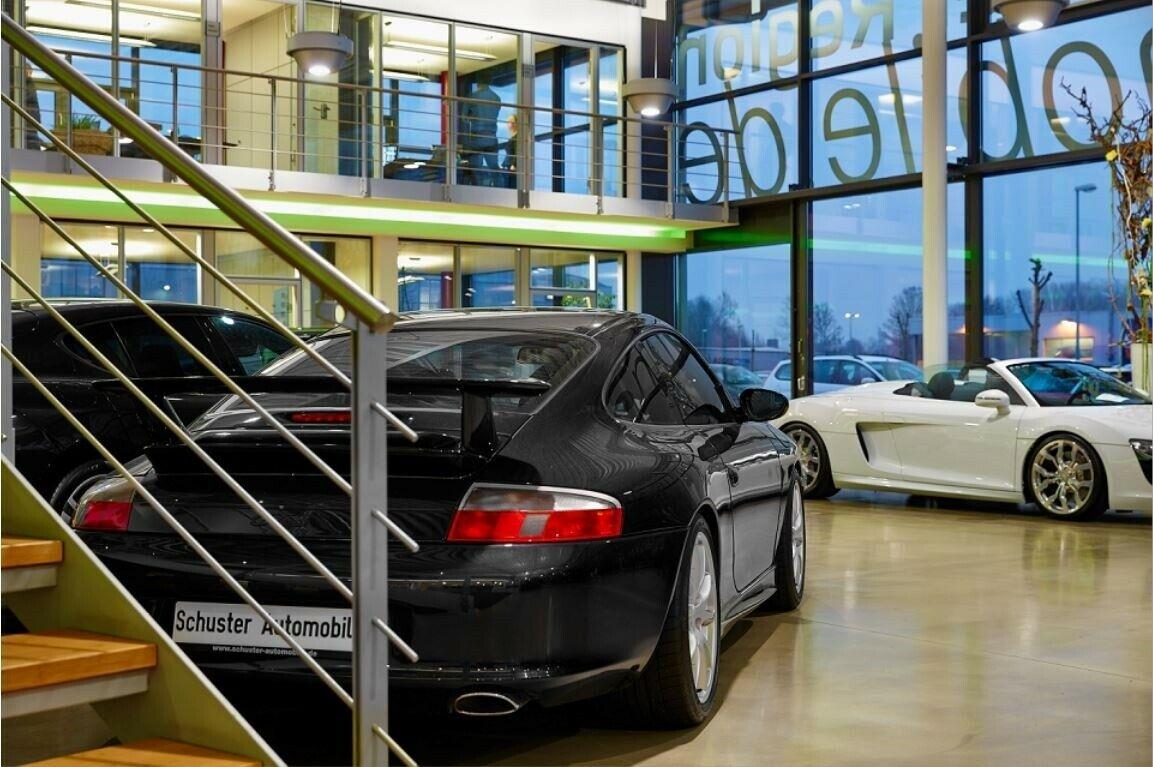showroom-image-top
