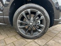 SKODA Karoq 1.5 TSI DSG Sportline PANO KAM AHK 4JGAR bei Autohaus Landmann & Maier OHG
