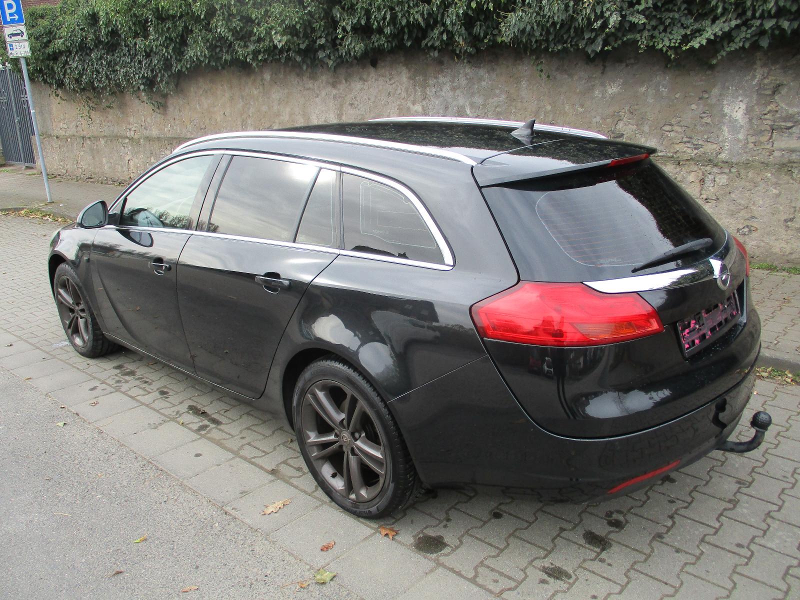 Opel Insignia 2010 — interior