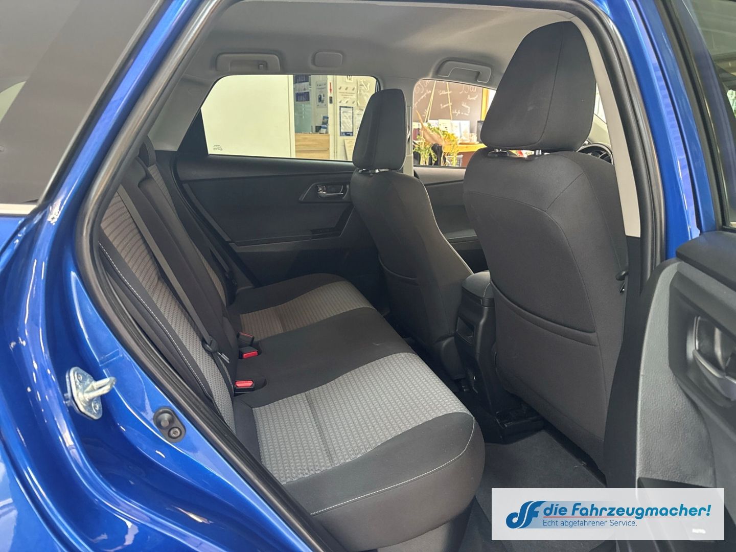 Fahrzeugabbildung Toyota Auris Touring Sports Hybrid 1.8  Klimaautom Spur