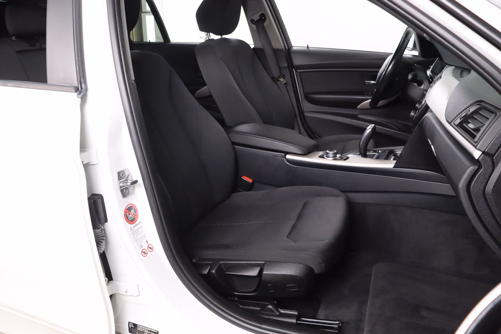BMW 320 i Touring xDrive * Bi- Xenon * Navi