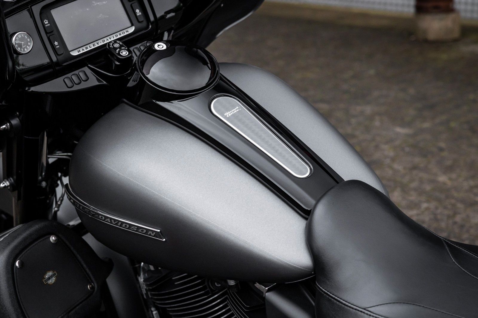 Fahrzeugabbildung Harley-Davidson FLHXS Street Glide 107 Cui - Screaming Eagle APE
