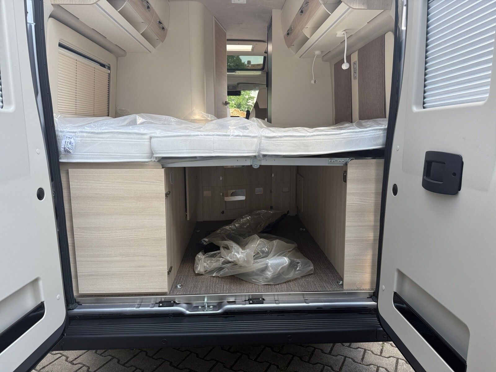 Fahrzeugabbildung Eura Mobil Van V 595 HB Klimaautomatik, Fahrassistenzpaket