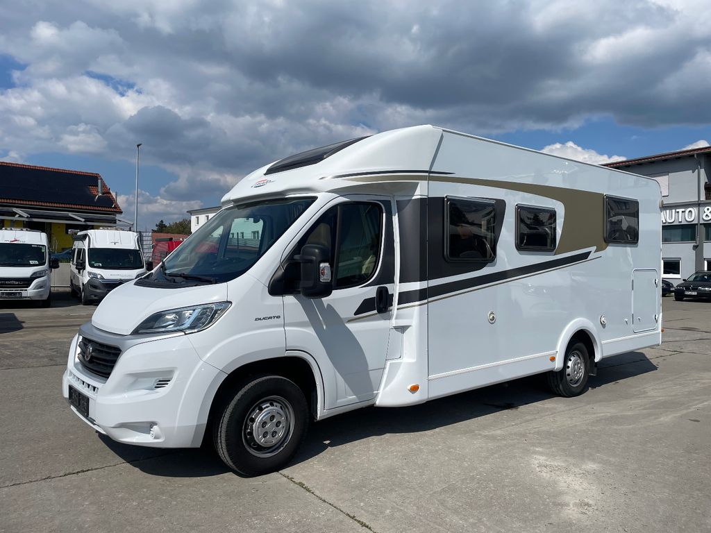 CARADO T447 Automatik-Einzelbetten-Navi-Kamera