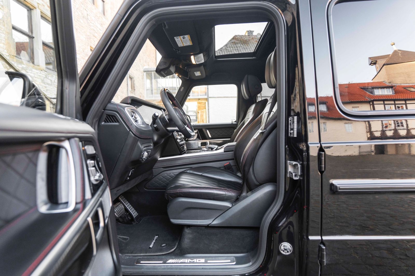 Fahrzeugabbildung Mercedes-Benz G 63 AMG ACC BURMESTER 360°  AHK CARBON