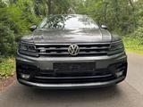 Volkswagen Tiguan Highline*4Motion*R-LINE*PAKET*MIT*20*ZOLL - : mit TÜV, mit