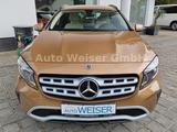 Mercedes-Benz GLA 200 *SH *NAVI *LEDER *KAMERA - mit Benzin-Antrieb: Beige, Teilleder, Soundsystem, mit Klimaanlage