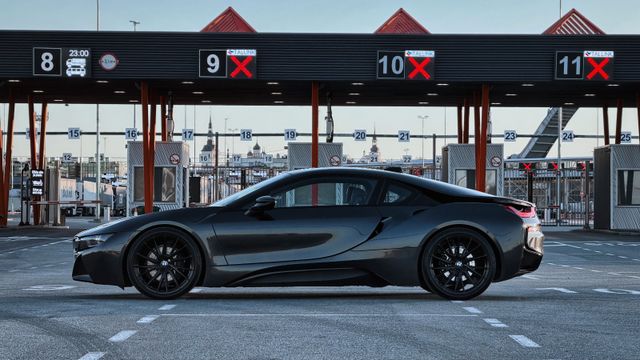 BMW i8