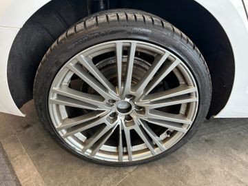 Audi A4 Avant sport *VIRTUALCOCKPIT*BI-XENON*NAVI*