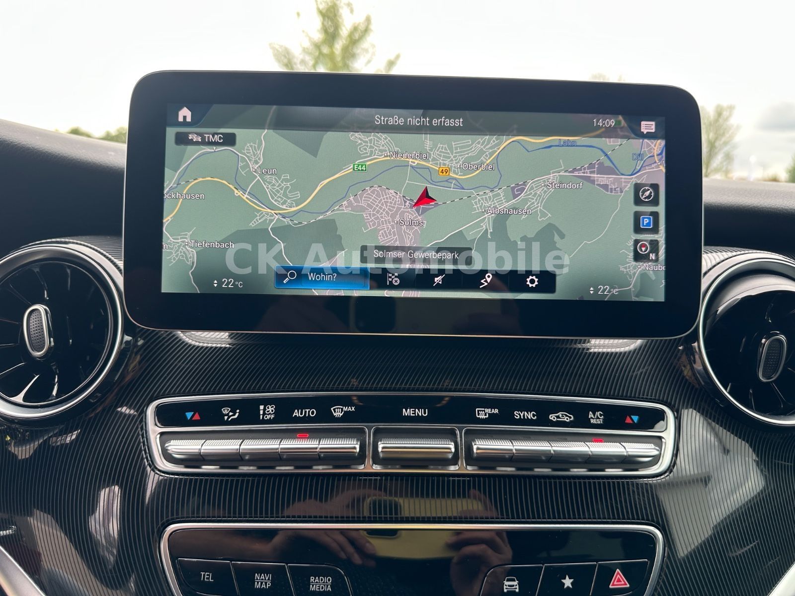 Fahrzeugabbildung Mercedes-Benz V 250d Edition 4MATIC Kompakt AMG-Line / 6 Sitze