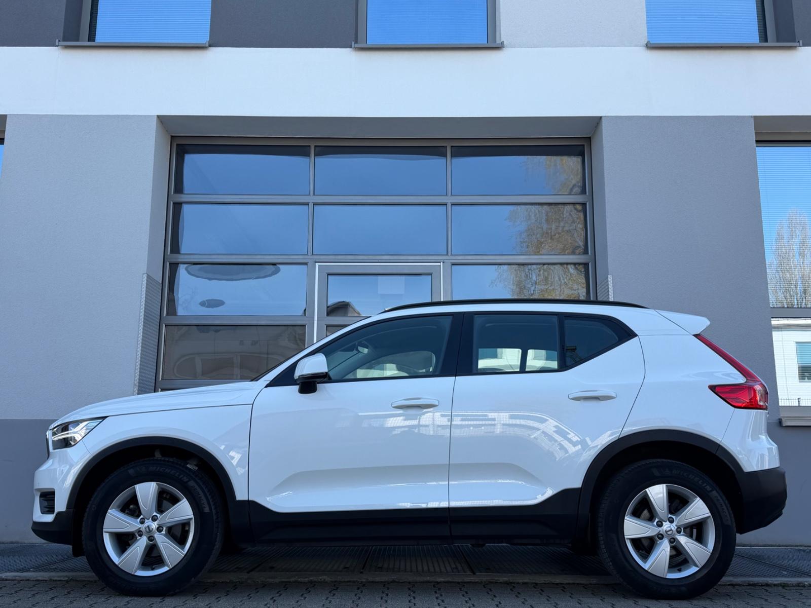 Volvo XC40 T3 1.5 MOMENTUM CORE*ACC*KAMERA*WEBASTO*KEY