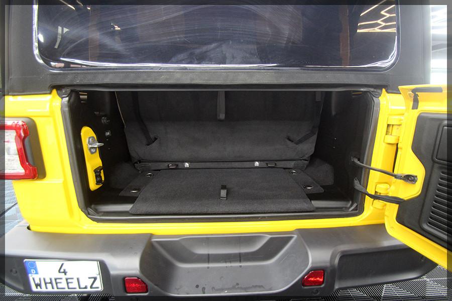 Jeep Wrangler 3.6 V6 Sport Auto / CAM / UNFALLFREI
