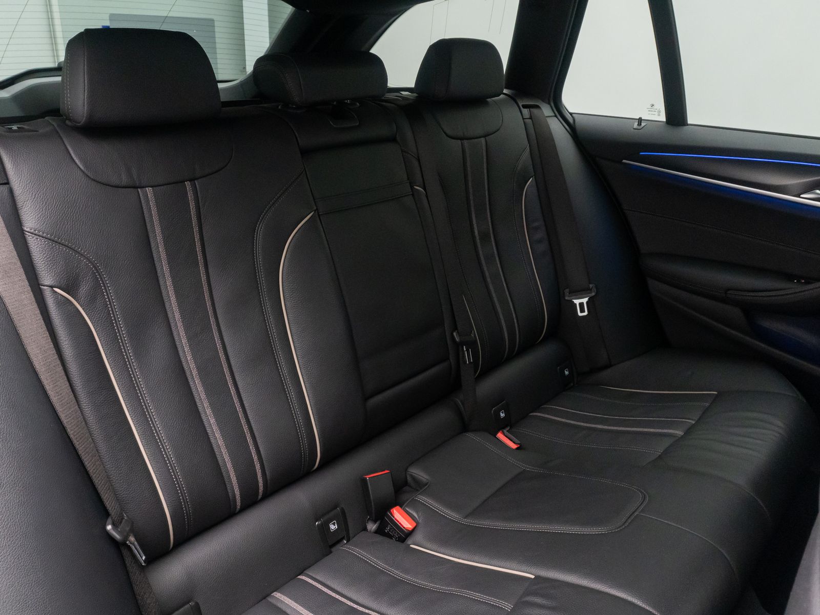 Fahrzeugabbildung BMW 530d xD M Sport 4xKlima DAB HUD Alarm Kamera