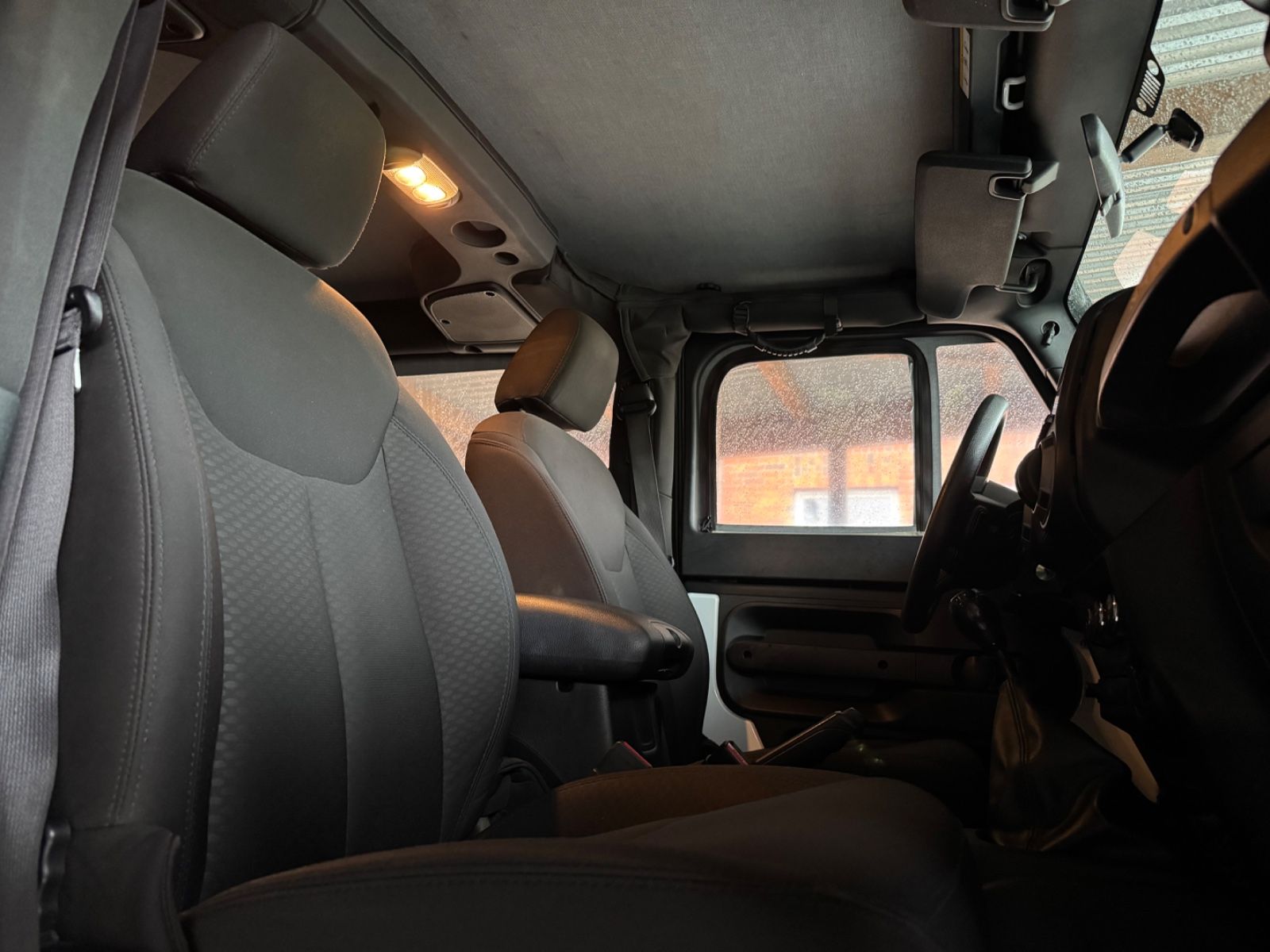 Fahrzeugabbildung Jeep Wrangler Falcon Edition