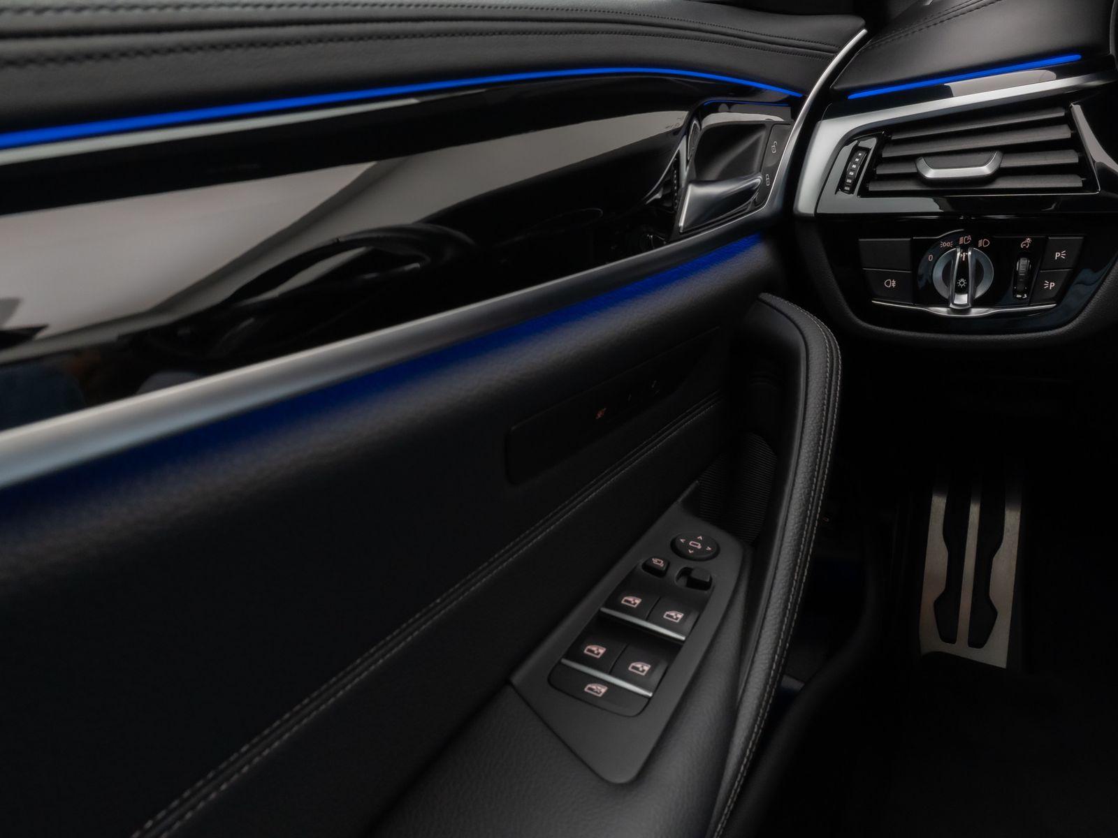 Fahrzeugabbildung BMW 520i M Sport Kamera DAB AHK Alarm Komfort 19Zoll